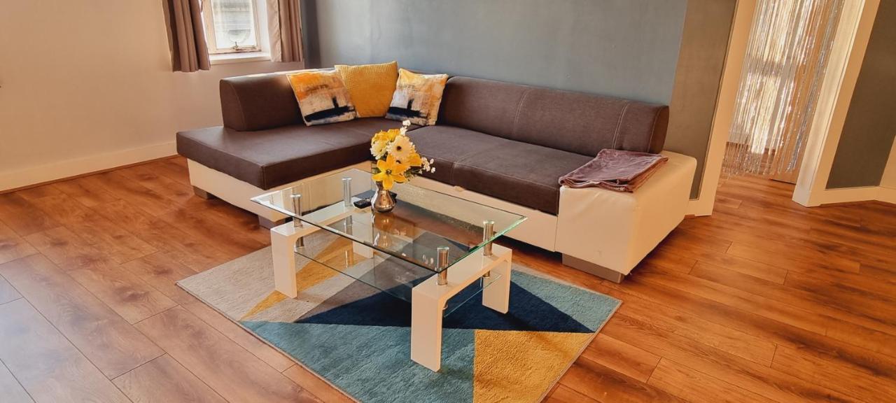 Modern And Spacious Swansea Centre Apartment Kültér fotó