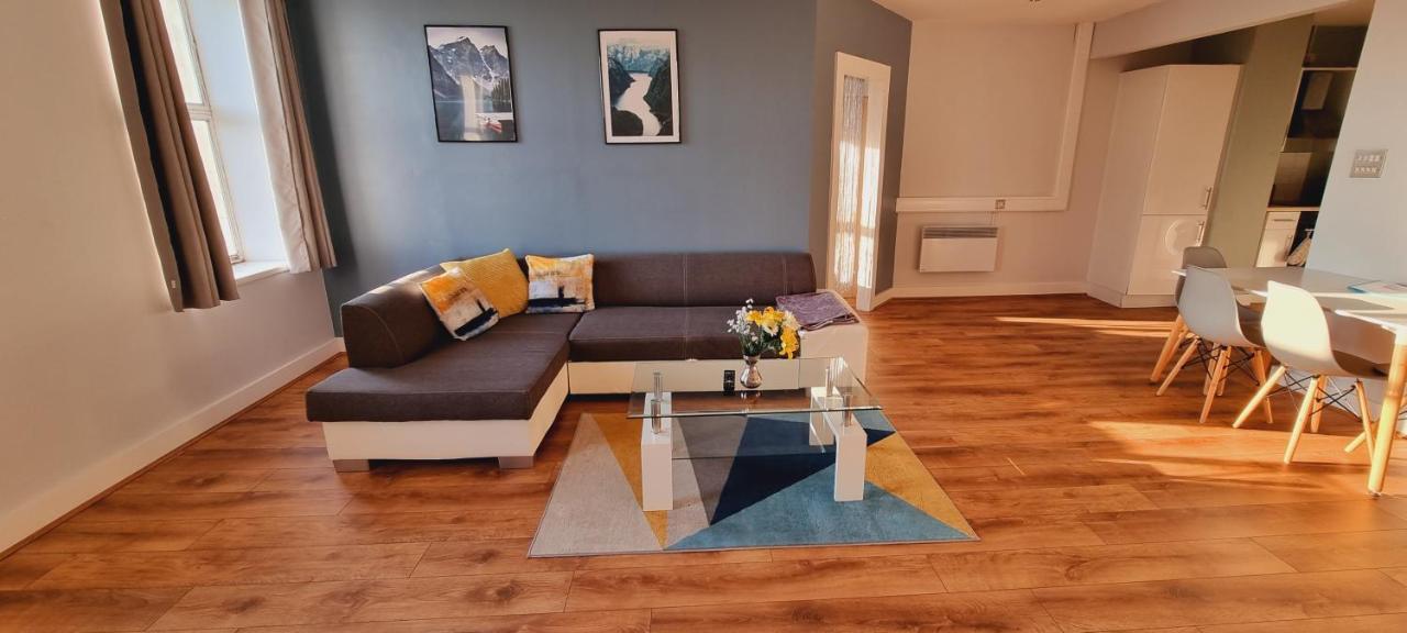 Modern And Spacious Swansea Centre Apartment Kültér fotó