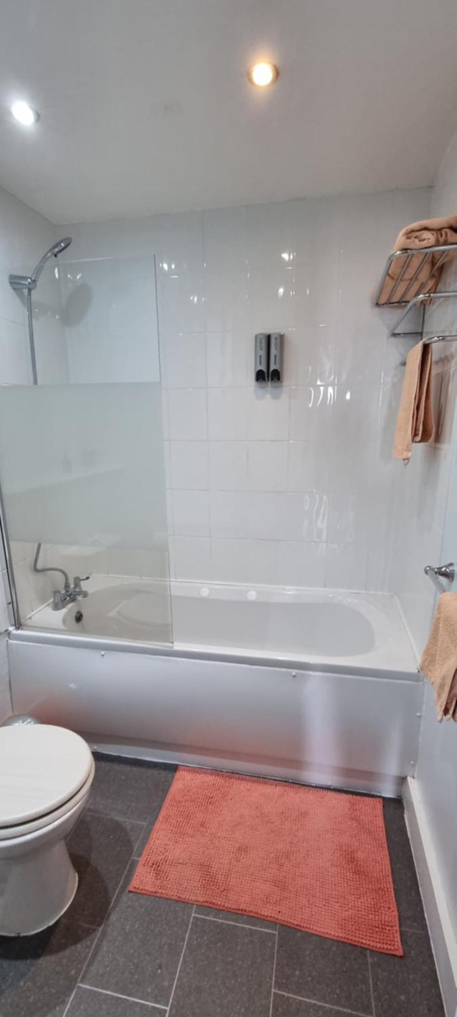 Modern And Spacious Swansea Centre Apartment Kültér fotó
